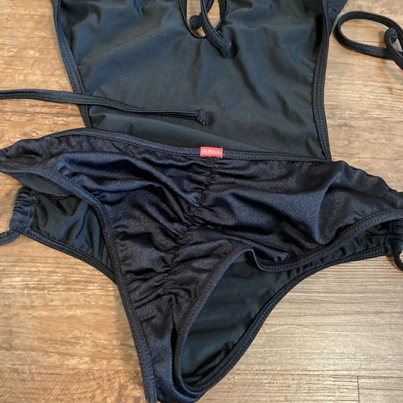 DOLL one piece - Picture 7 of 8